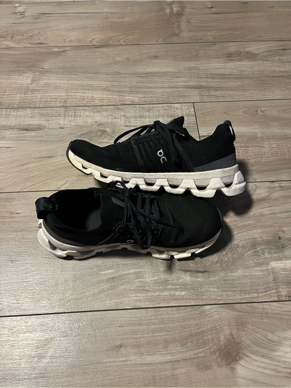 On Cloud Black Running Shoes Women’s Sz 9 Athletic Sneakers Workout Gym Walking